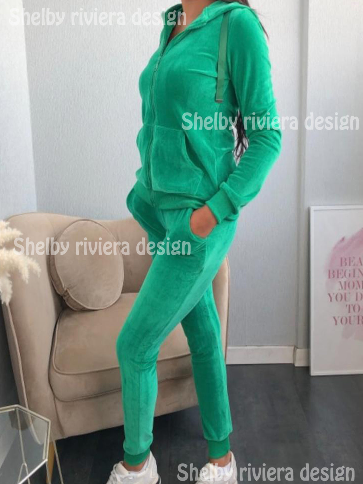 Ensemble Velours Femme Model Unis avec Capuche Couleur Vert