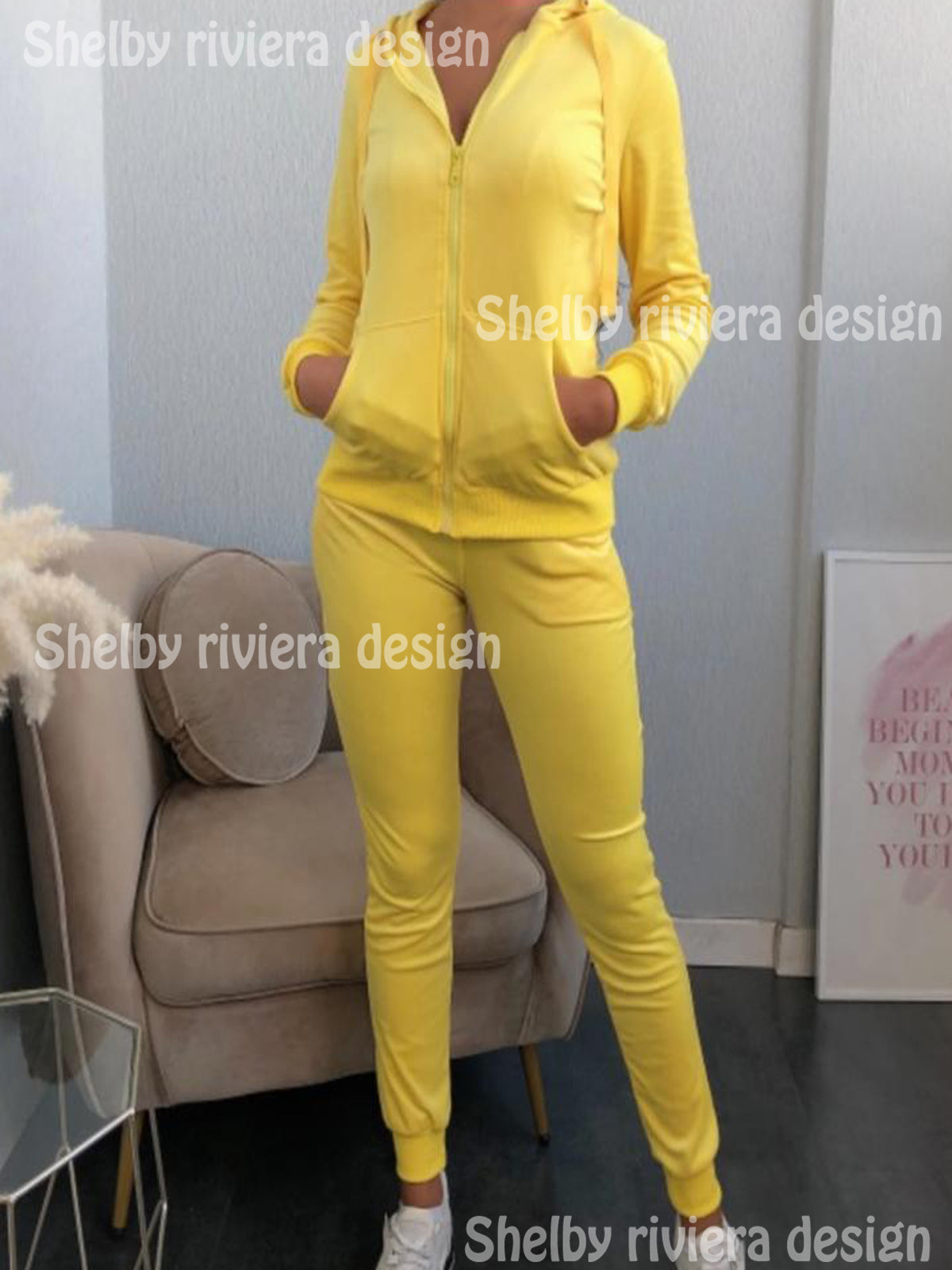 Ensemble Velours Femme Model Unis avec Capuche Couleur Jaune